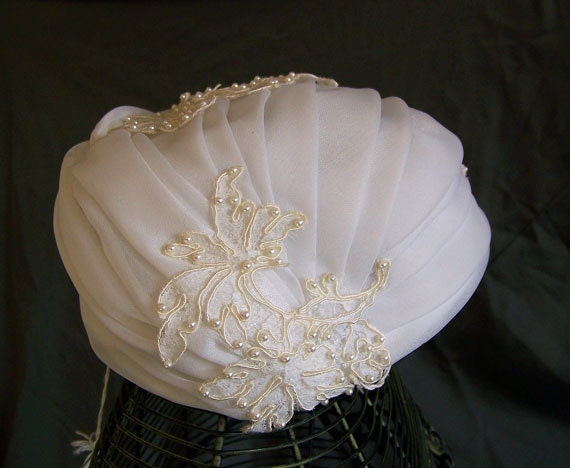1950s wedding hat turban modernist cloche NOS with original tags  by Miss Lillian for Vogue Bridals in Modern Bride veil