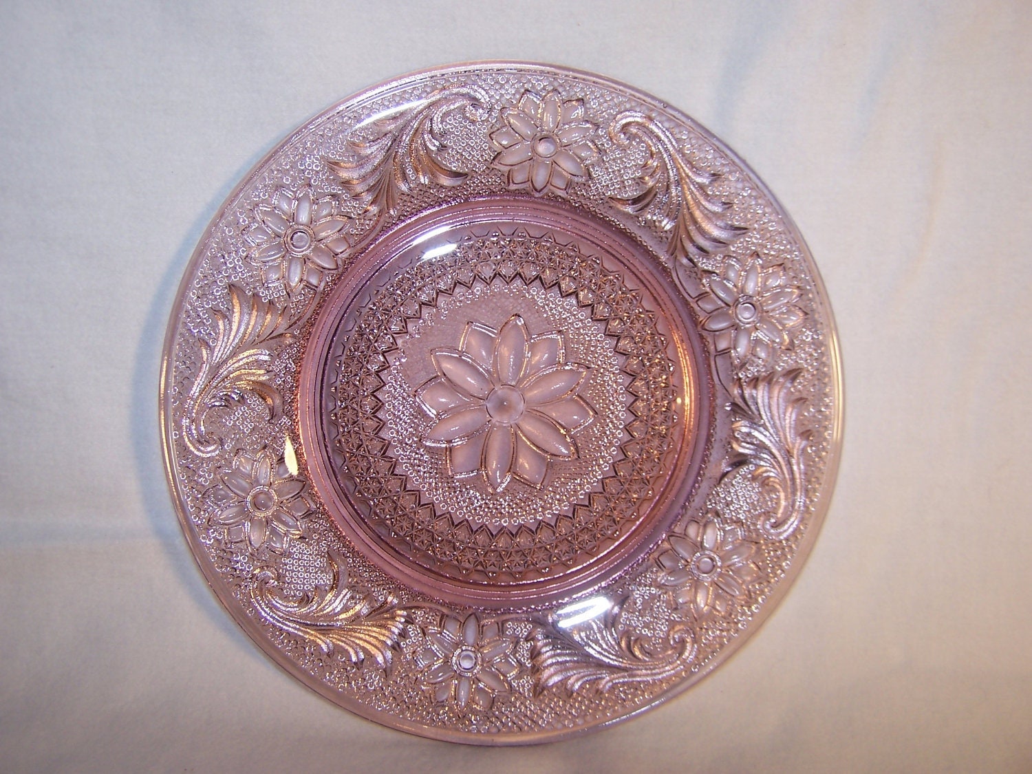 salad plate depression glass Indiana Sandwich pink by VintHill