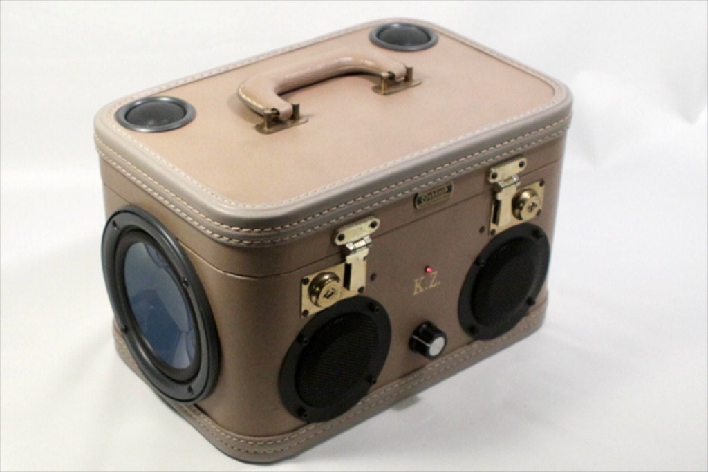 Vintage Stereo Train Case with Bluetooth