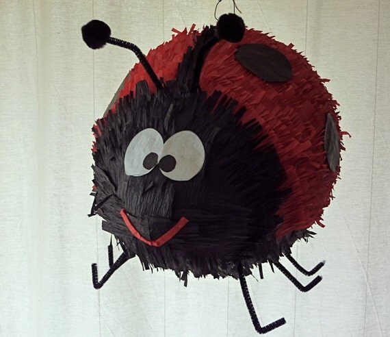 Pinata: Adorable Ladybug