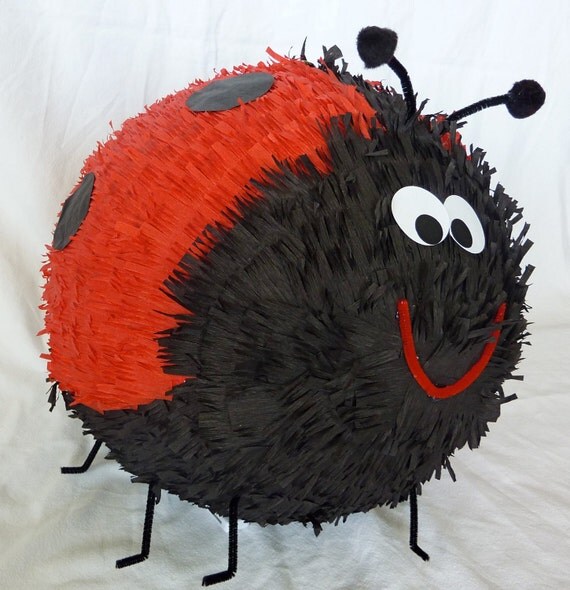 Pinata: Adorable Ladybug
