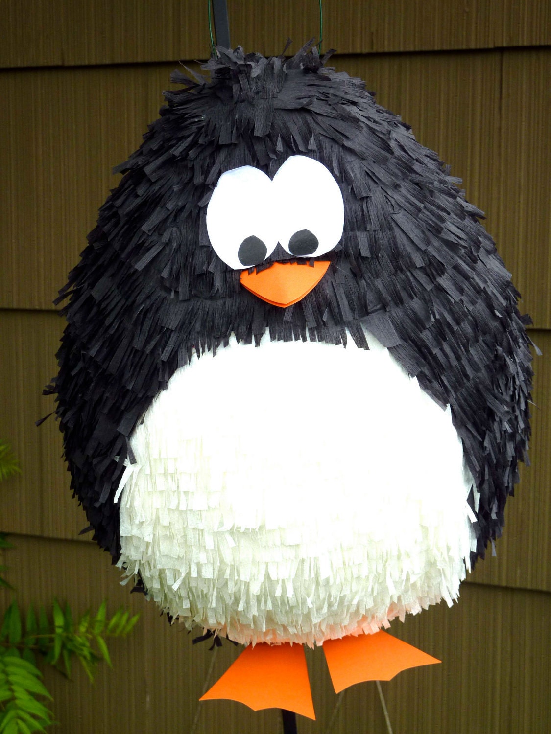 Pinata: Penguin with scarf