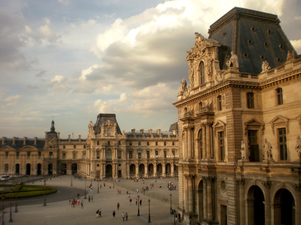 Photograph -- Paris - Louvre Art Photograph 20 x 15 cm / 8 x 6 in