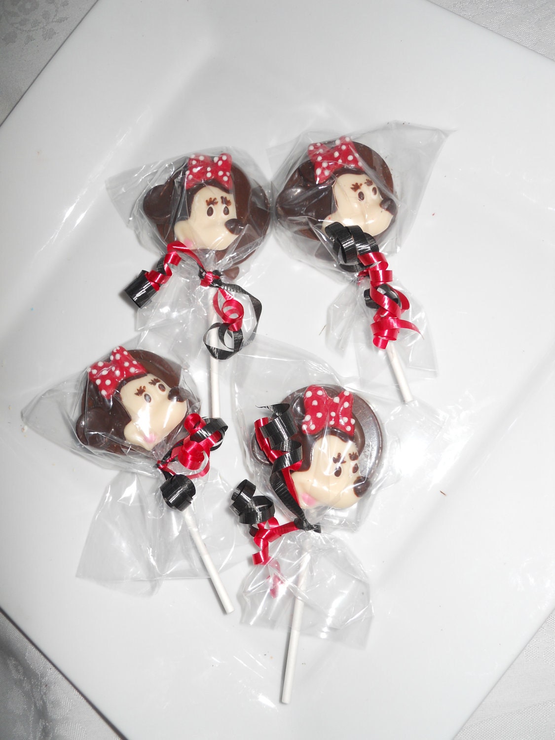 12 Disney Minnie Mouse with RED Bow Gourmet Chocolate Oreo Cookie Pops Lollipops Sucker Birthday gift Party Favor Kids