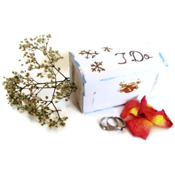 Winter Wedding. Shabby Chic Ring bearer box. Wood burned with I Do.  AS IS.