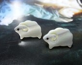 Sale- Markdown 1USD - 30% off - New 1Pair White Mother Of Pearl MOP Shell Cute Sheep Mini Animal Earring Ear Stud Handmade