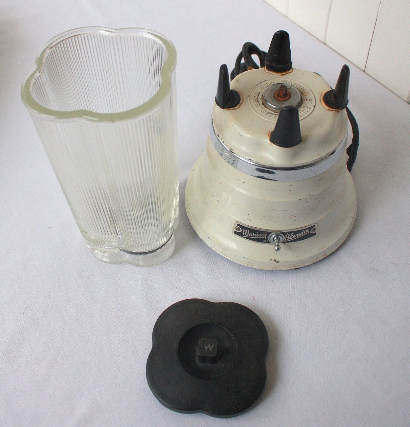 Vintage Waring Blender Beehive with Clover Glass Jar and Lid Black and White Retro Kitchen