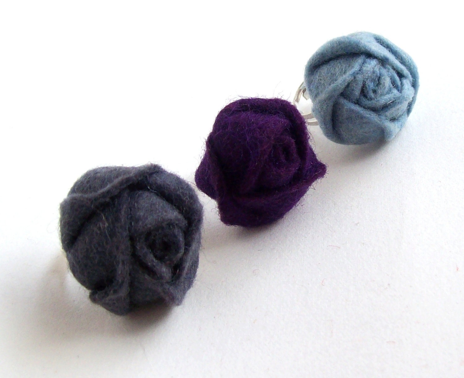 Felt Rose Ring Trio in Cold Colors Set of 3 Adjustable Ring Purple Light Blue Gray - Free Shipping Worldwide