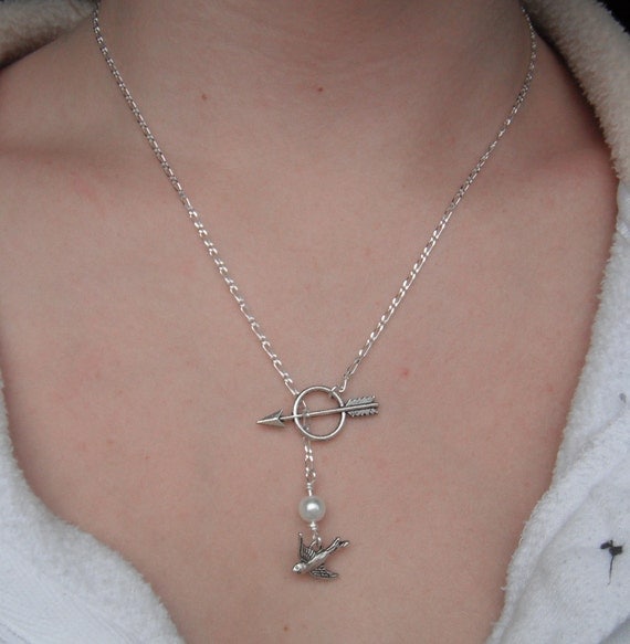 The Hunger Games - Sterling Silver Katniss Mockingjay Pin Archery Necklace with Peeta's Pearl - Lariat
