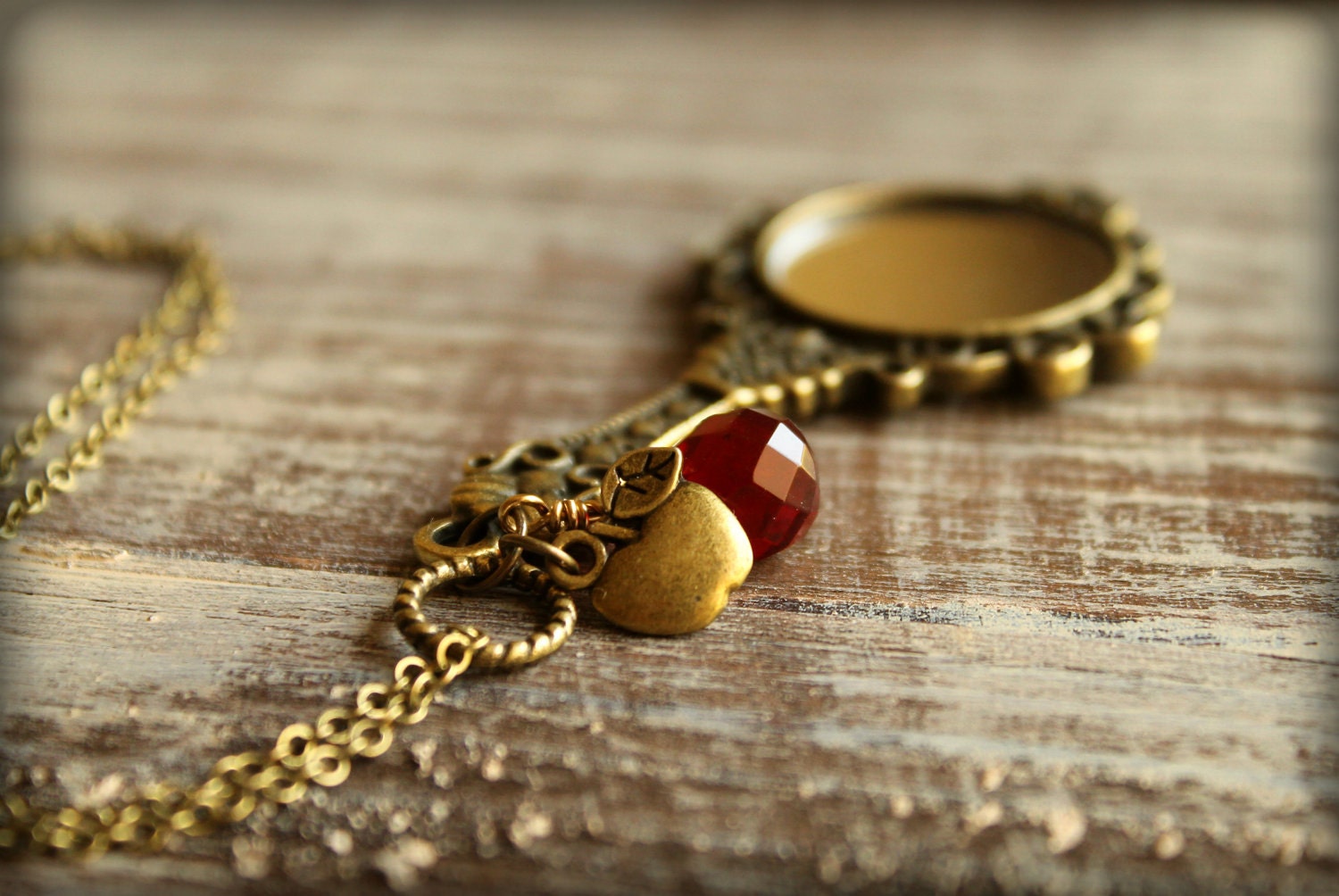 Snow White Mirror Mirror Necklace