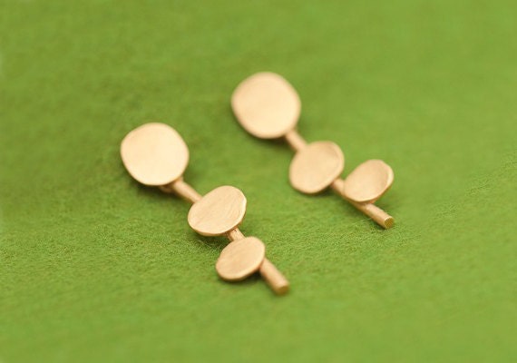 Matt gold leaf earrings -  Plated dangle post earrings - Simple Japanese plant leaf motif - Wireplant
