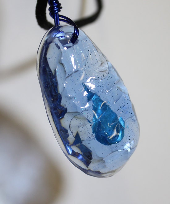 Pokemon Waterstone Necklace - Scalloped Finish