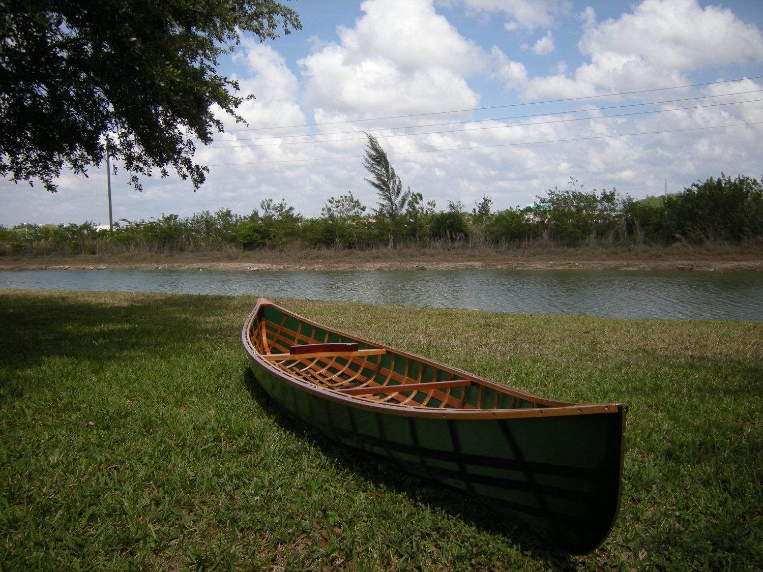 Canoe, Fabric on Cedar Frame ,  Hand Crafted, 31 in x 12 ft, Single Paddler.