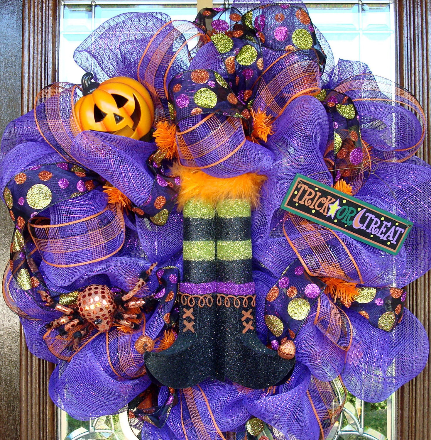WITCHES BOOTS HALLOWEEN Wreath