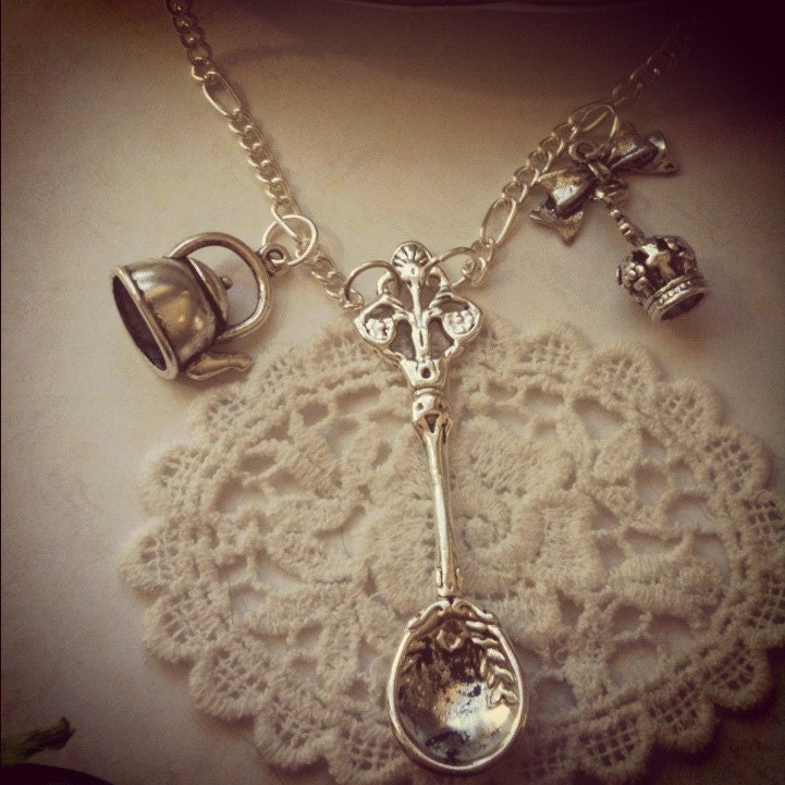 SALE NRoyal Tea Trinket Necklace : Silver