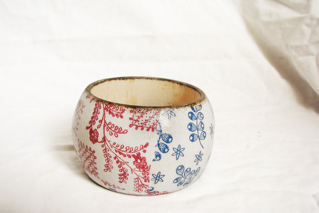 french royal blue and coral red floral rustic wooden bracelet, feminine, wedding bridesmaid gift, gift for her