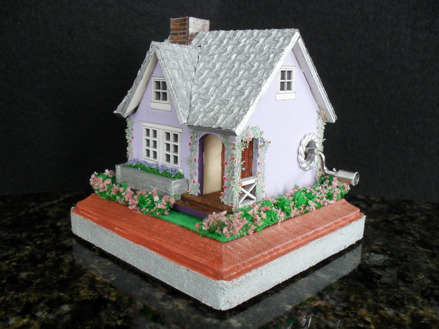 Cottage HO Scale Miniatue House Music Box - "Wedding March"