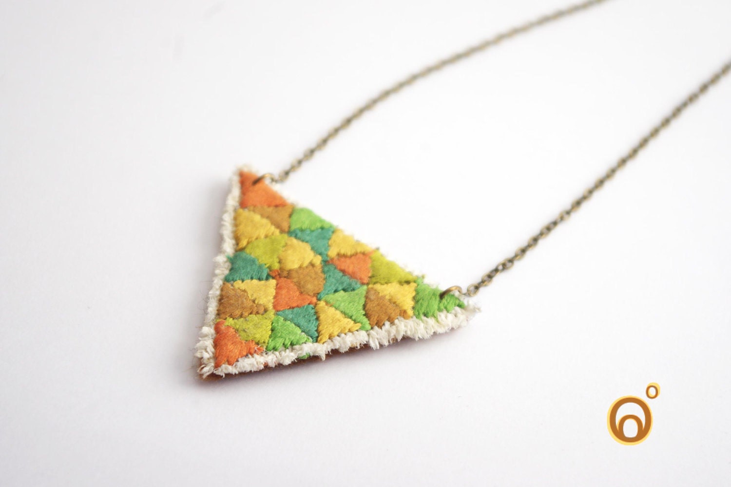 Triangles necklaces