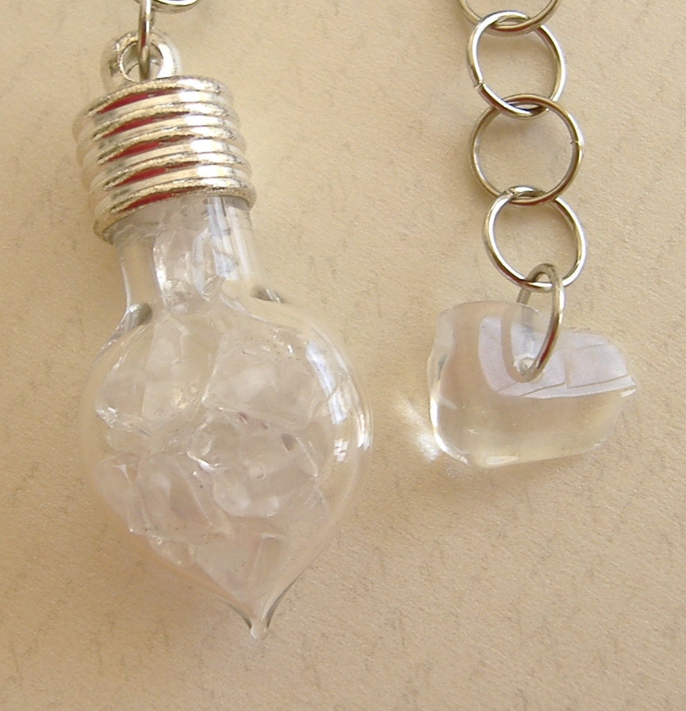 Clear Crystal Quartz Dowsing Pendulum - Crown Chakra Stone, Power Stone For All Zodiac Signs, Attune Psychic Ability, Aligns all Chakras