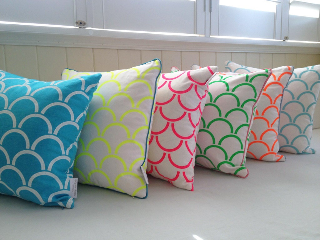 Cushion cover Arches design. Fluro pink design on white Linen/Cotton 42cm x 42cm