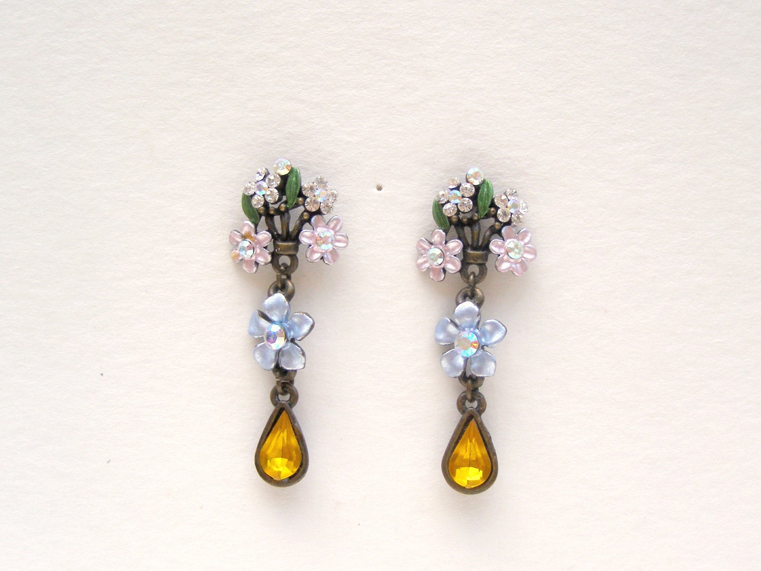 Vintage flowers Earrings, country style Listed by MeshuMaSH on Etsy
