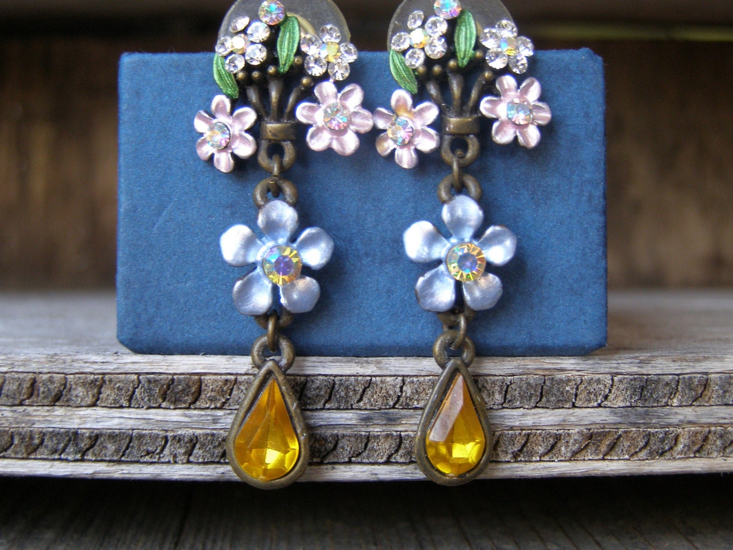 Vintage flowers Earrings, country style Listed by MeshuMaSH on Etsy