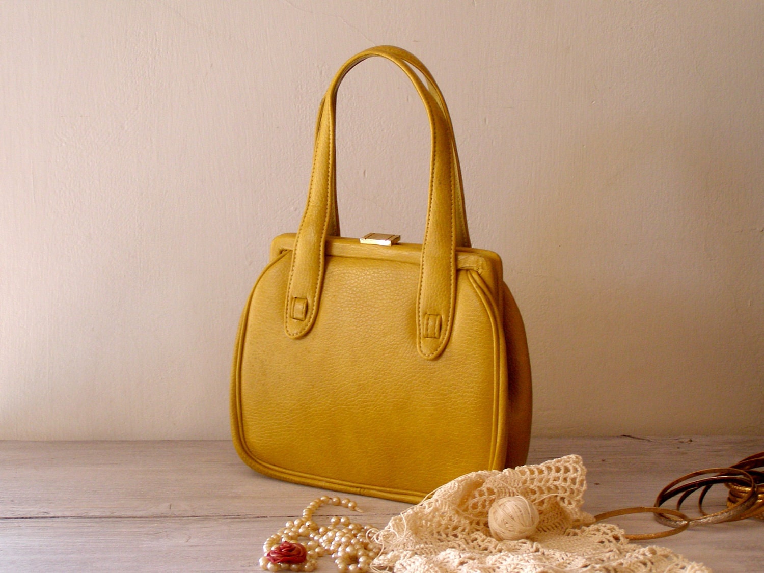 Vintage mustard Bag, Woman 60s Leather Purse