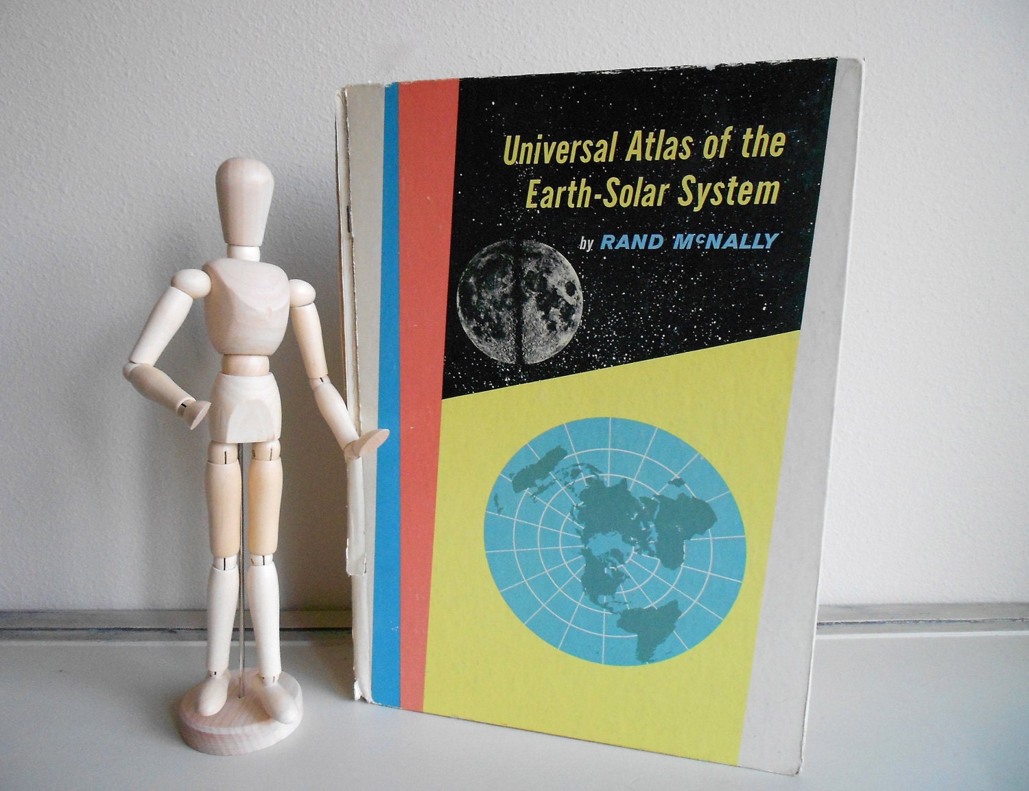 CLEARANCE Universal Atlas of the Earth Solar System by Rand McNally