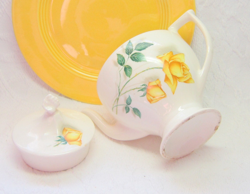 Yellow Rose Tea Pot Yellow Rose of Texas Coffee Pot China White Green Vintage Home Decor Serving