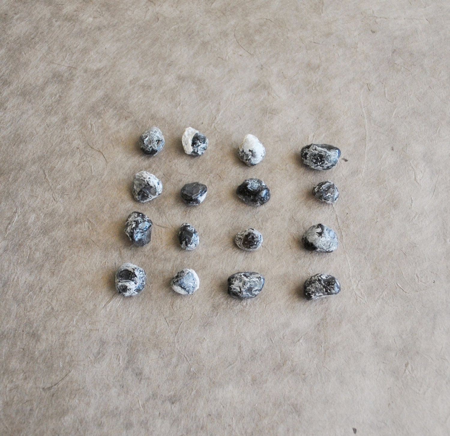 10 pcs natural untumbled apache tears