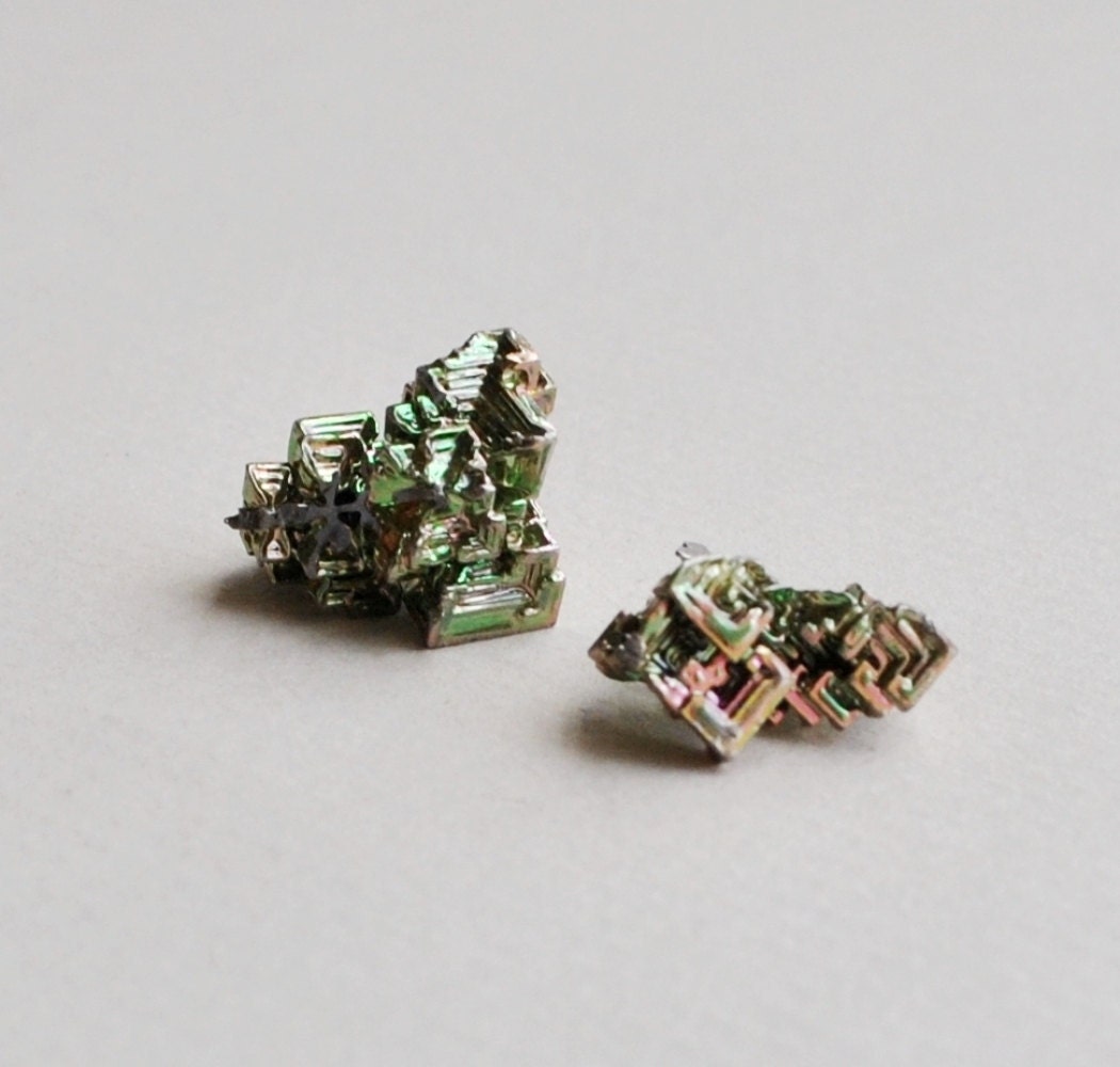 2 pcs carborundum crystals silicon carbide man - made