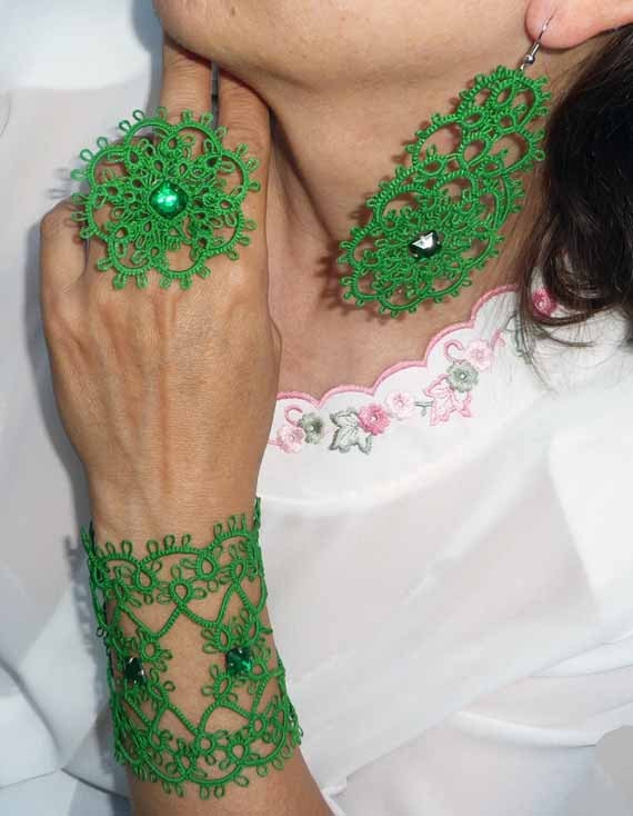 Handcrafted jewelry tatting kit green emerald - Gift for Mothers day