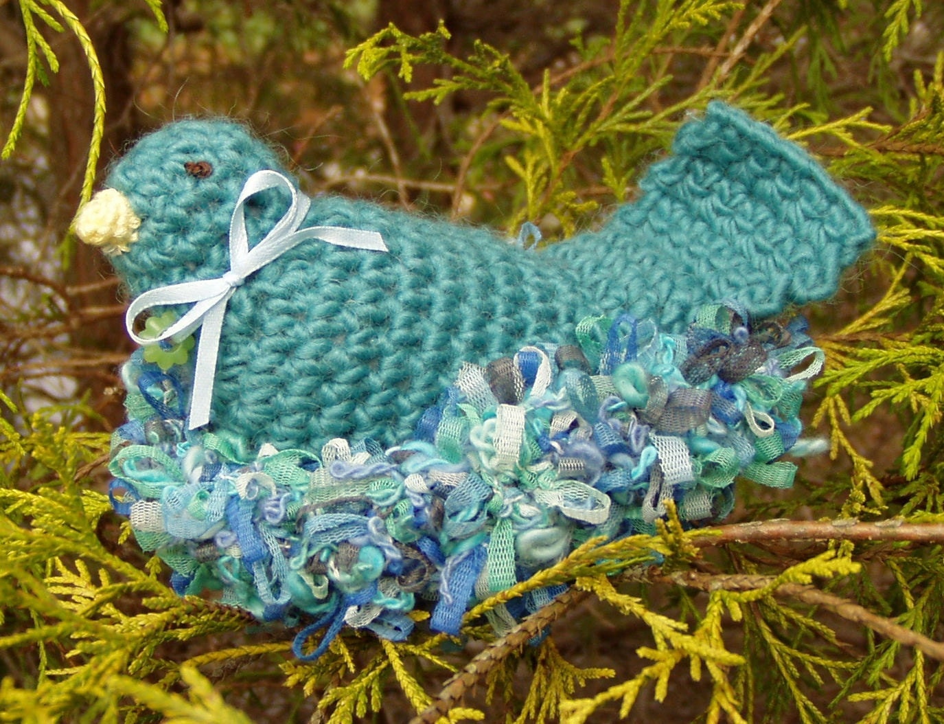 Nesting Birds (Crochet Pattern).  Detailed instructions for crocheting these sweet birds and their nests.