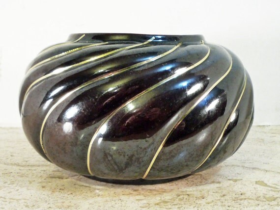 Midcentury S. American ART POTTERY Centerpiece BOWL - swirl design. Made in Columbia by Casa Del Arte