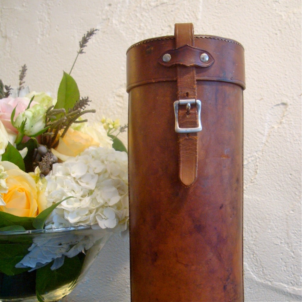 universal thermos with leather case