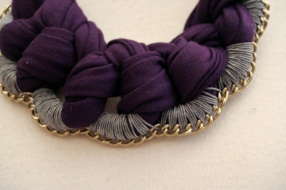 necklace collier bib dark purple jersey grey yarn brass chain