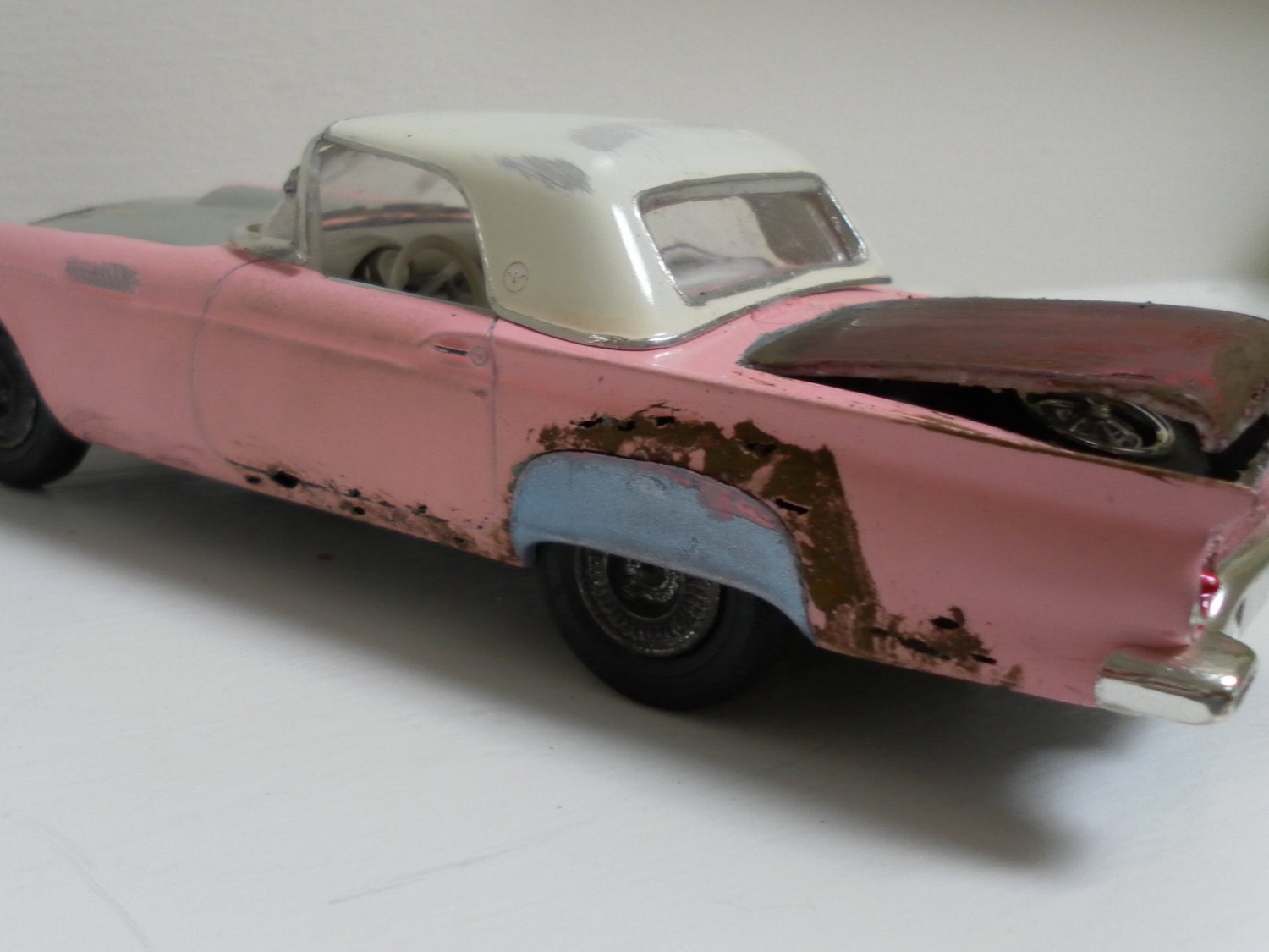 1957 thunderbird 1/24 scale model in pink
