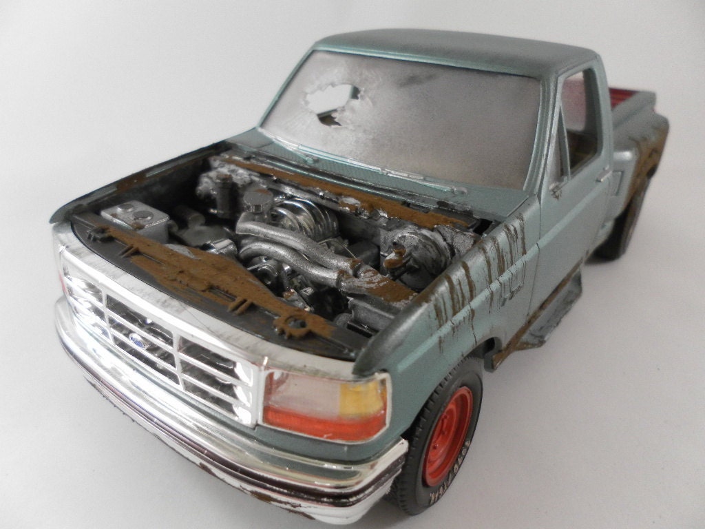 1990 Ford 150 truck in 1/24 scale model car in green