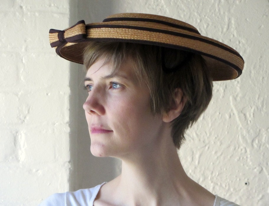 Wide brim straw hat // 50s straw bow hat