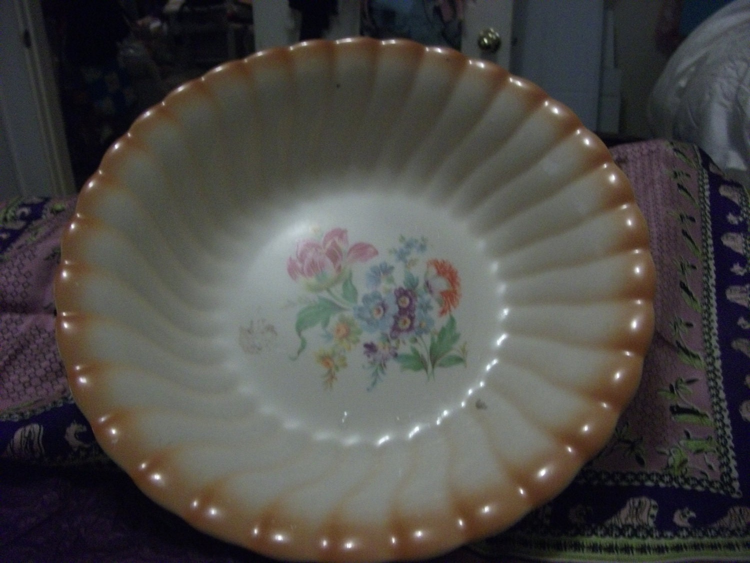 Vintage Homer Laughlin Lusterware Bowl 9" Diameter Shabby Chic Only 4 USD
