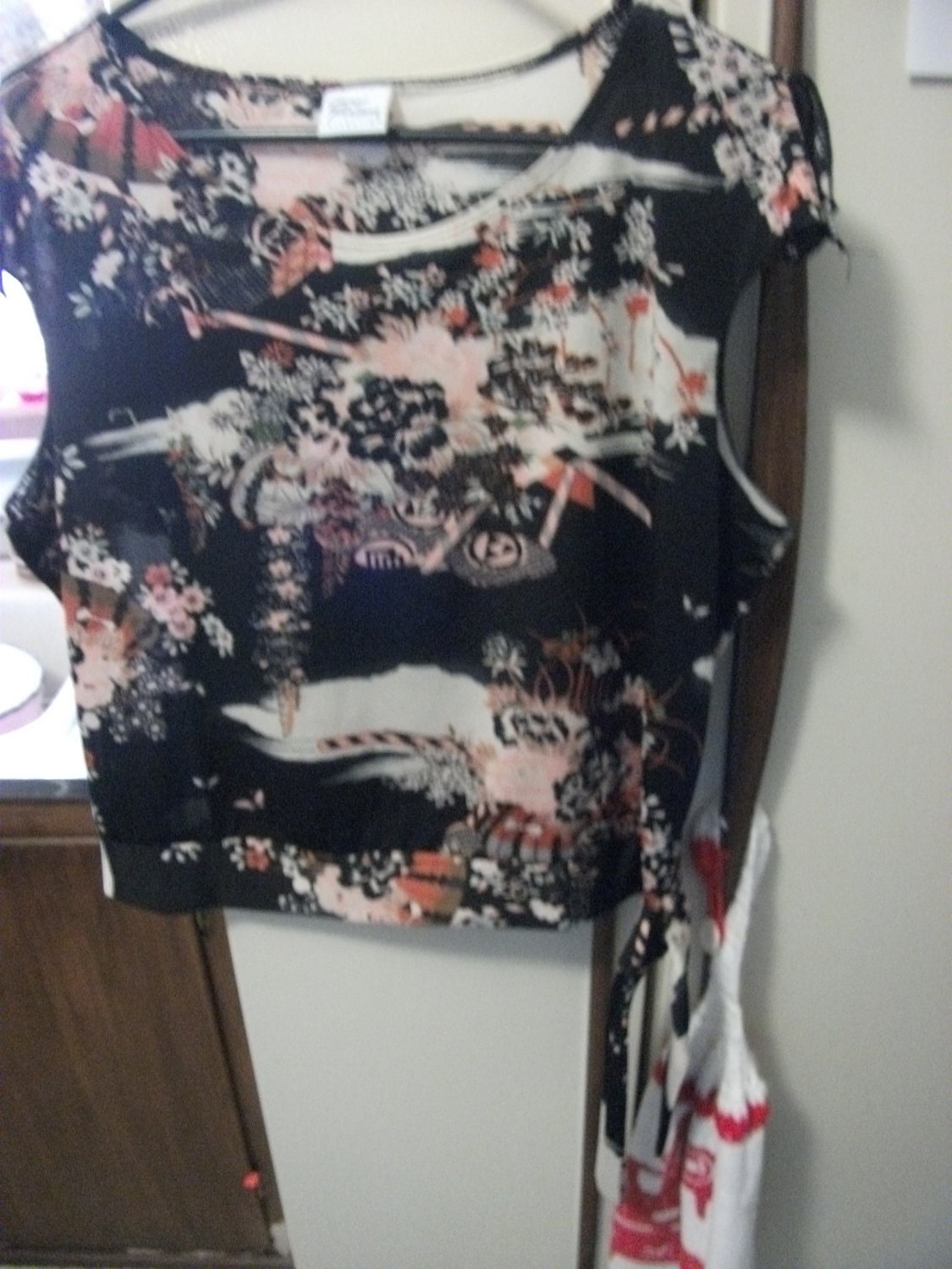 Vintage Designer Short Sleeve Tie up Blouse by Giorgio Fiorlini known for abstract prints Circa 1980s XL Only 6 USD