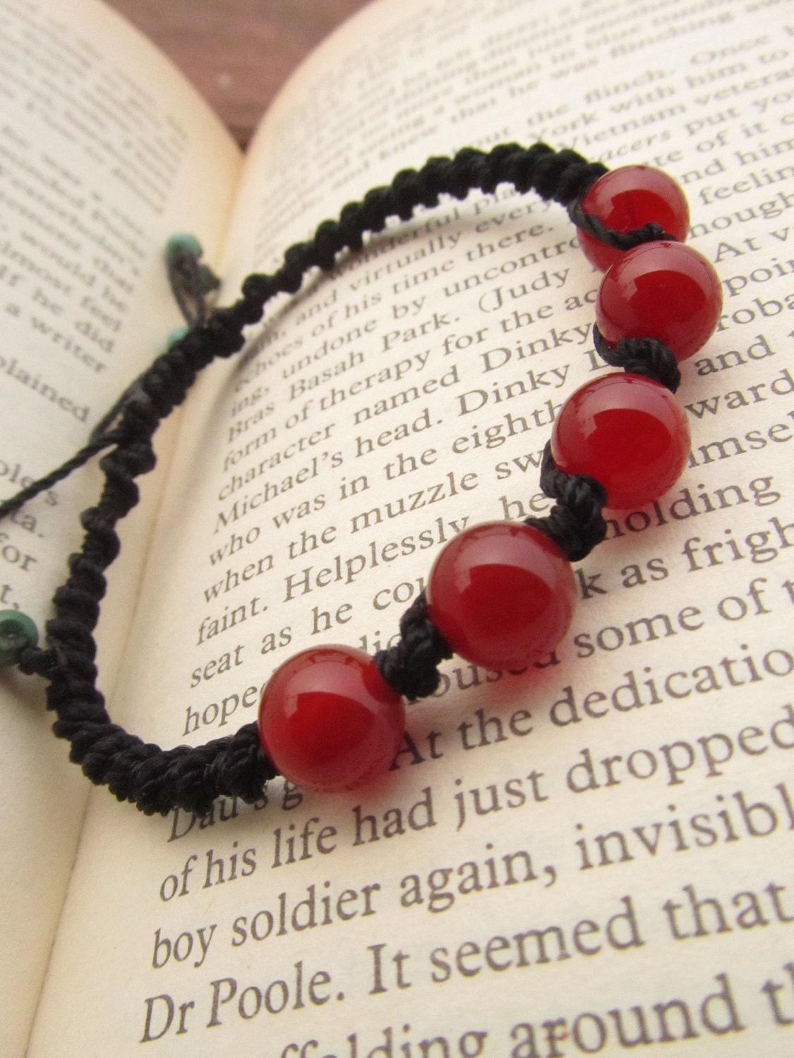 Macrame bracelet with orange carnelian stone - Healing properties, gives STRENGTH and boosts ENERGY