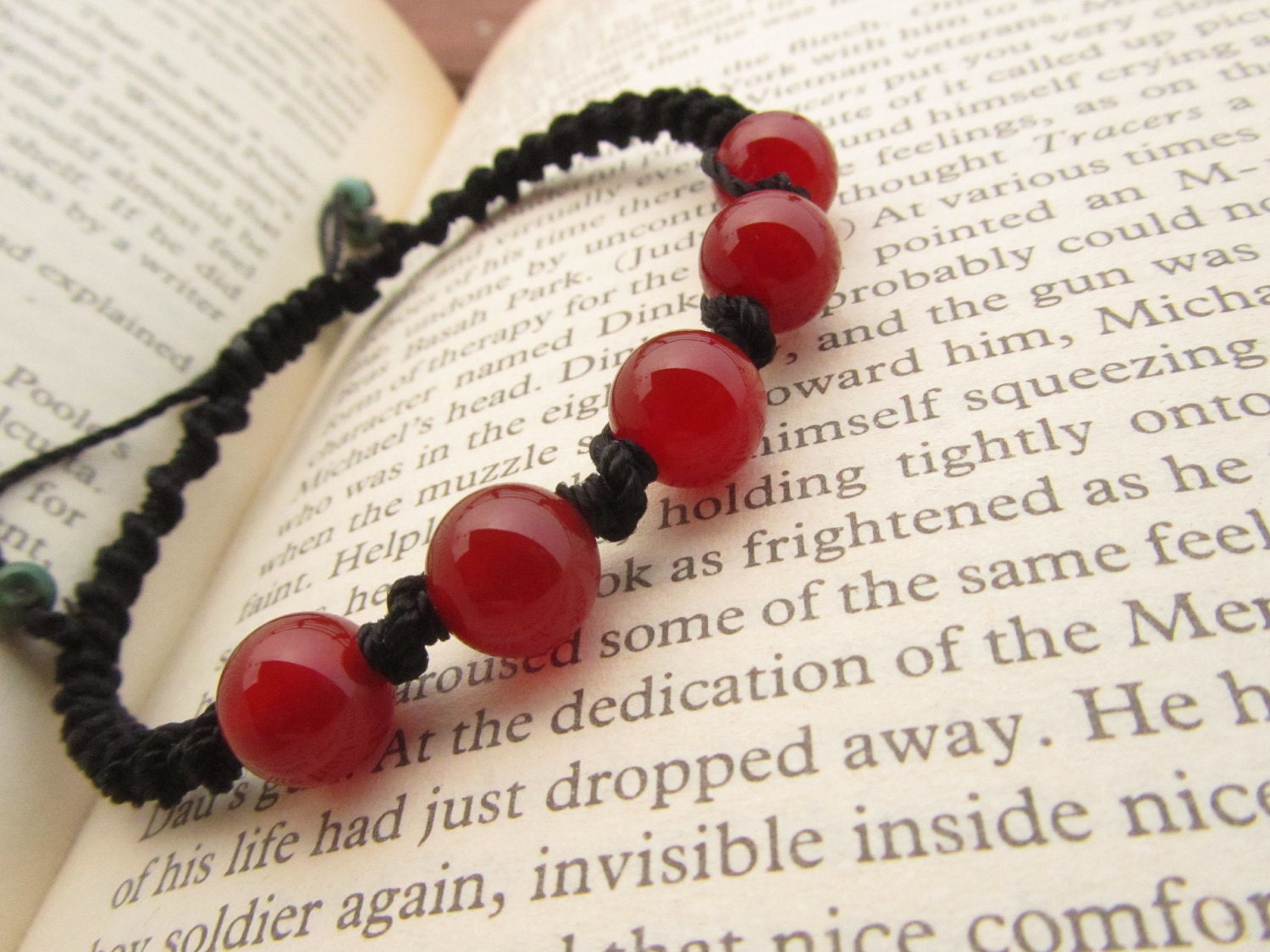 Macrame bracelet with orange carnelian stone - Healing properties, gives STRENGTH and boosts ENERGY