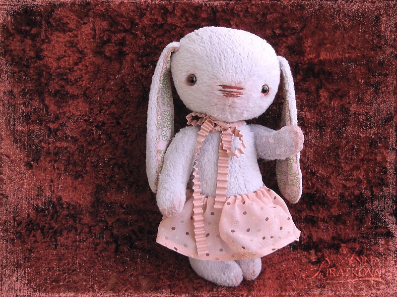 Pattern to create Teddy like Bunny Kro lilac on red vinous