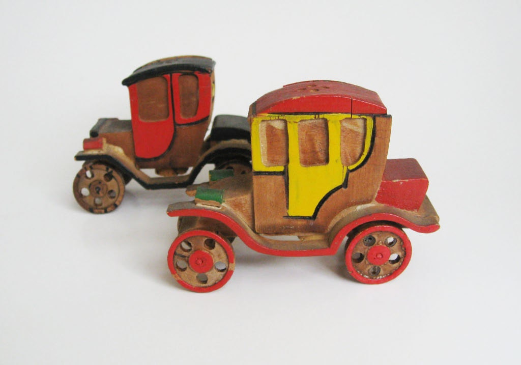 Antique Car Salt and Pepper Shakers Vintage Folk by NewportRoad