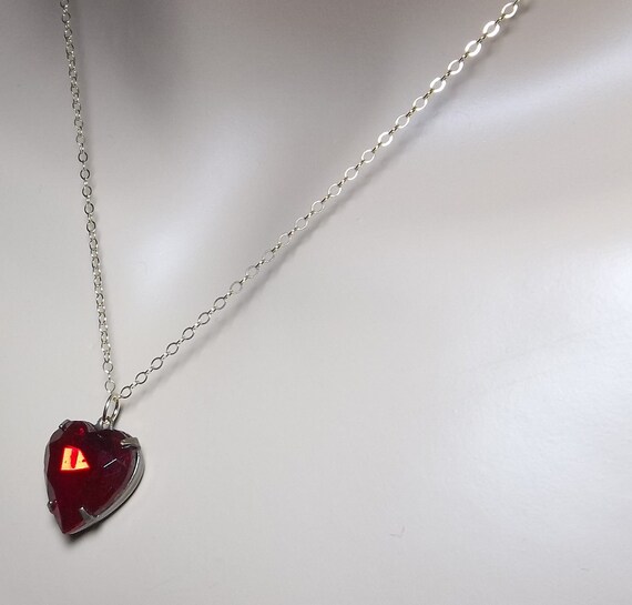Red Heart Necklace - Vintage - Garnet Rhinestone - Gold filled - Sweetheart - gift - Love - Romantic Jewelry - Rhinestone -
