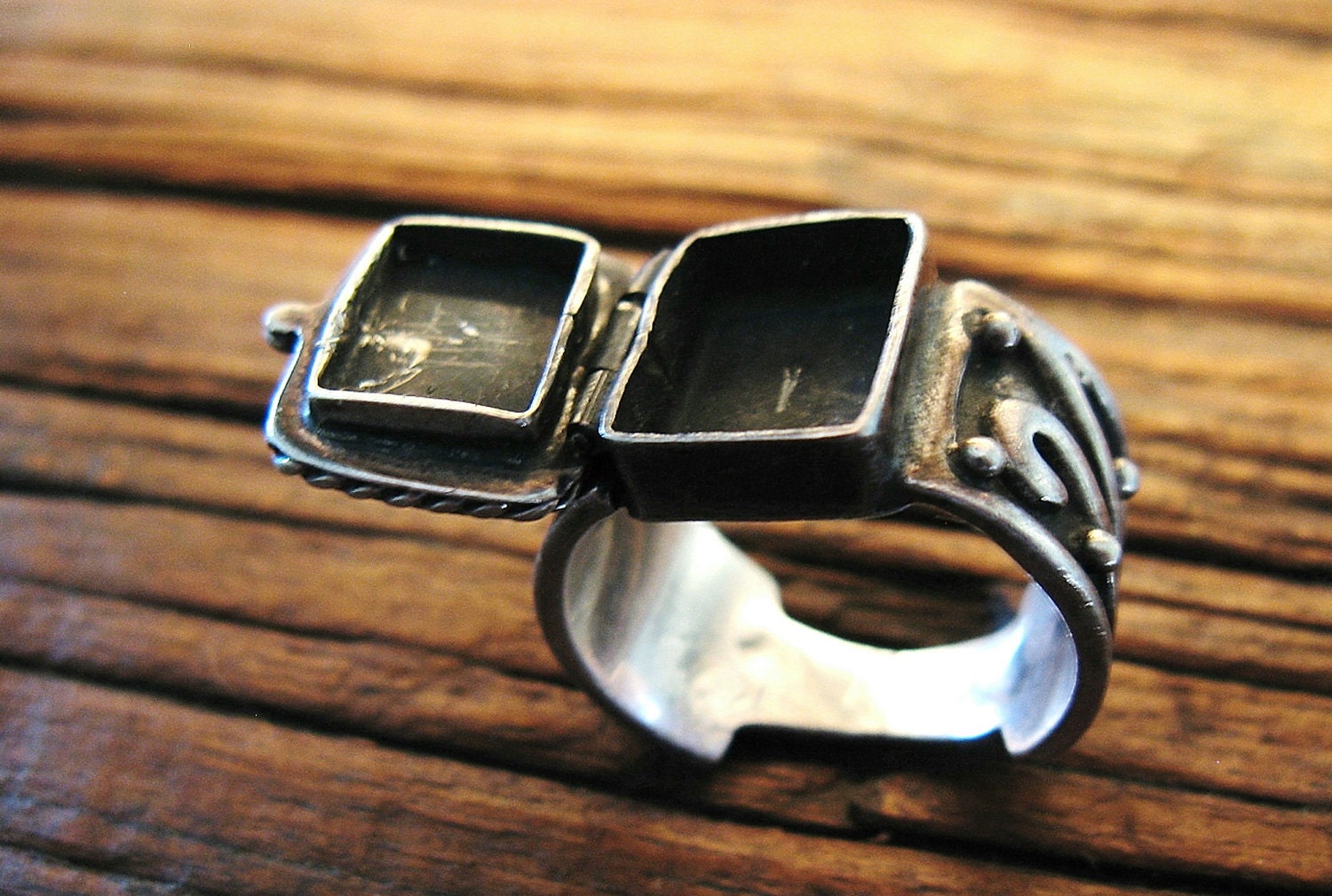 Reserved for Marilyn  A Rare and beautiful 1960's Mexican Sterling silver and Malachite pill box ring sz 6 free USA shipping