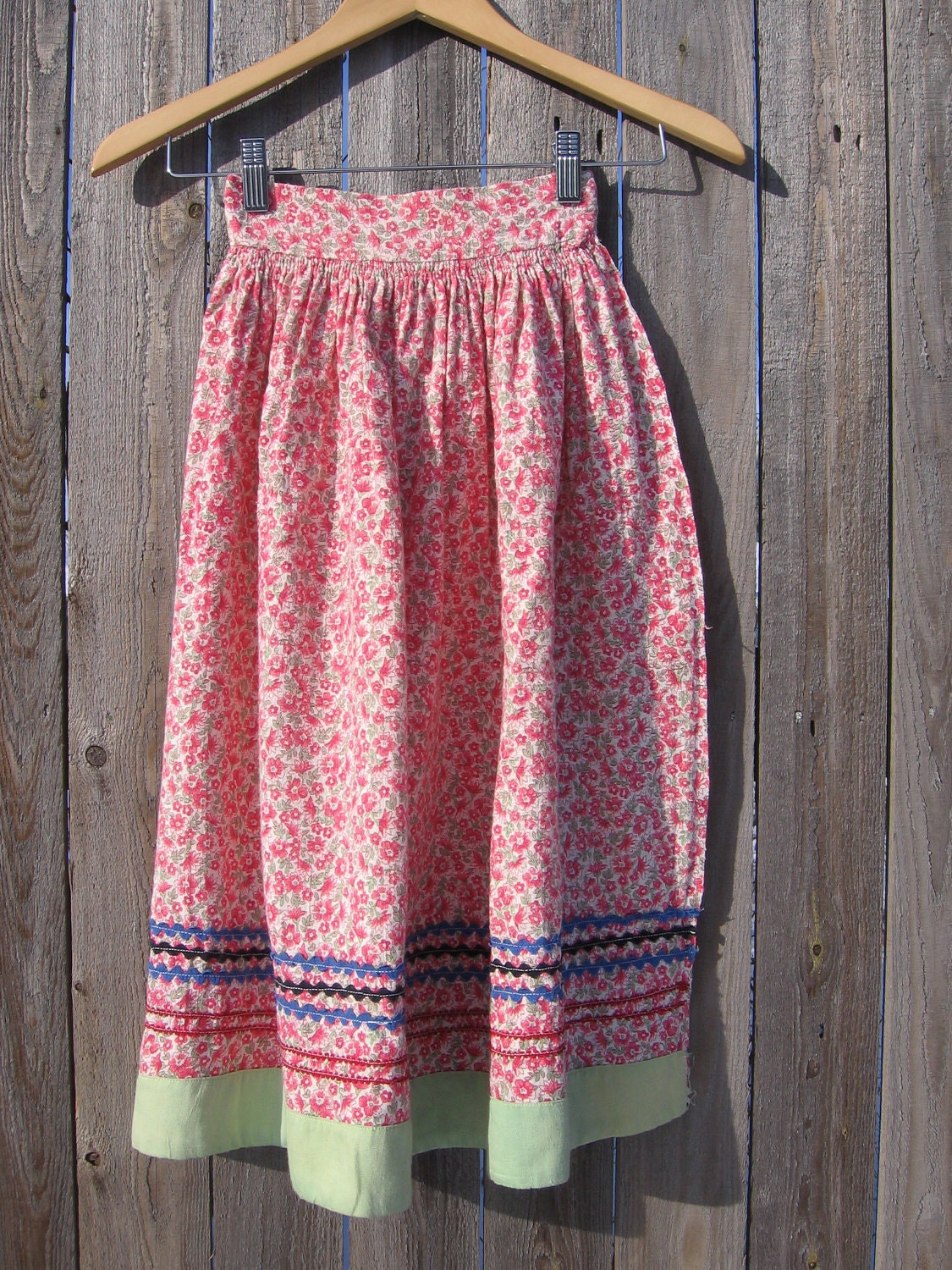 clearance-Vintage Red Floral Children's Apron