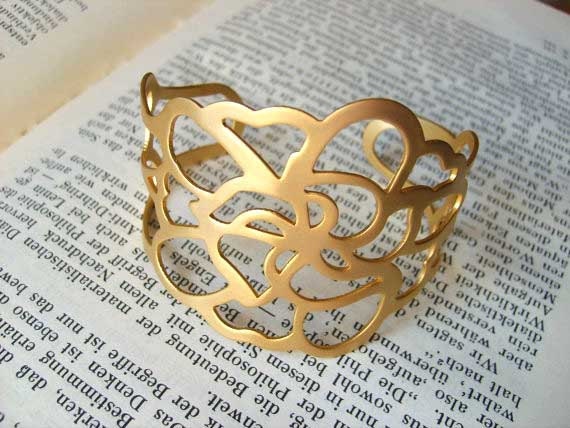 Beautiful Cuff-bracelet, with unique cut-out design (gold plated 24K)