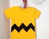 READY TO SHIP 2T 'The Chuck - Peanuts inspired gold T with black zigzags'